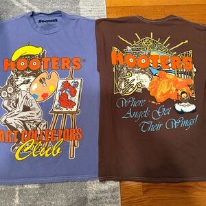Hooters Men’s Graphic tees- size large